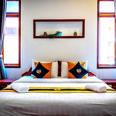 Antonios Villa Hotel Siem Reap Exterior foto