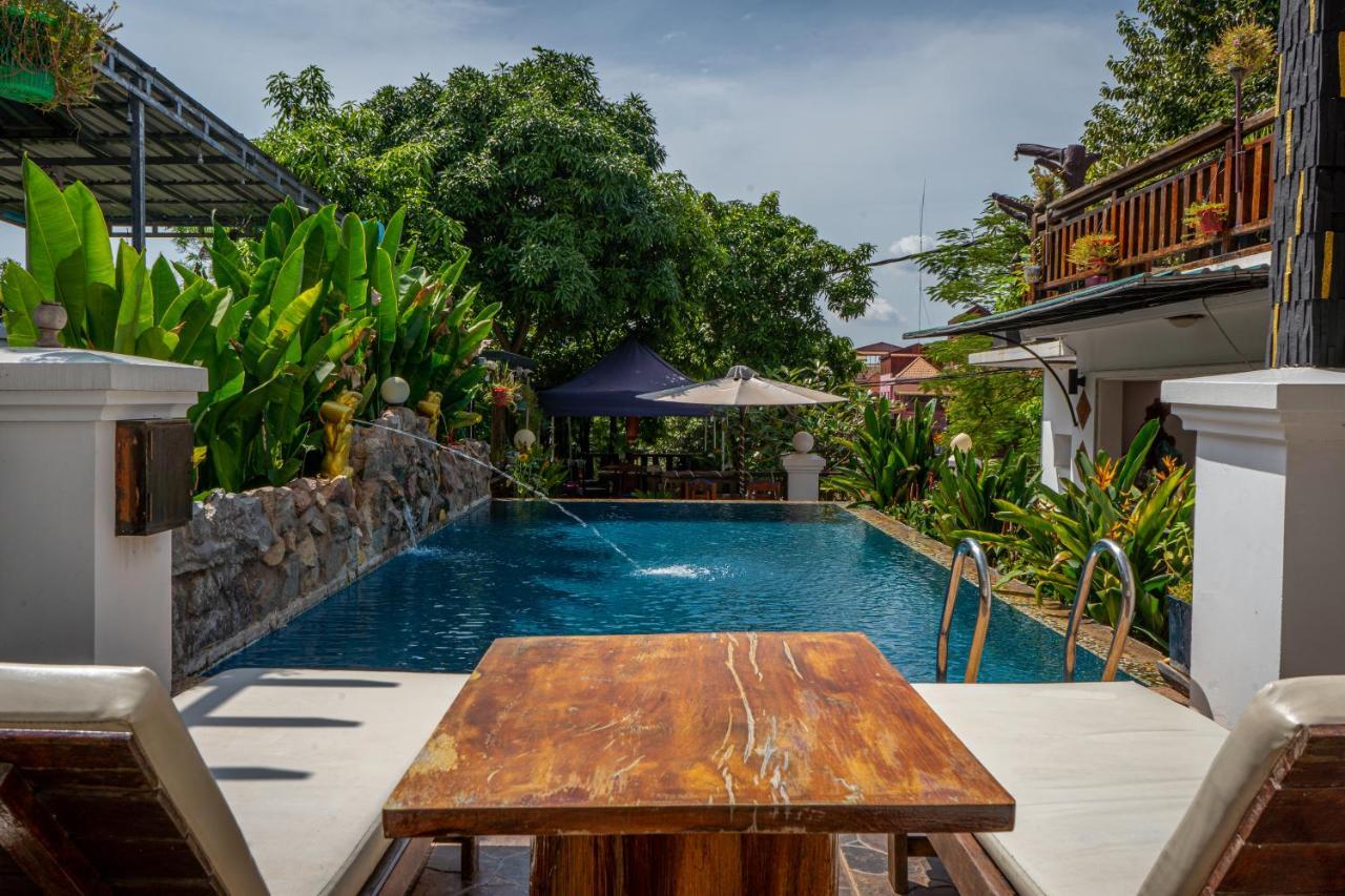 Antonios Villa Hotel Siem Reap Exterior foto