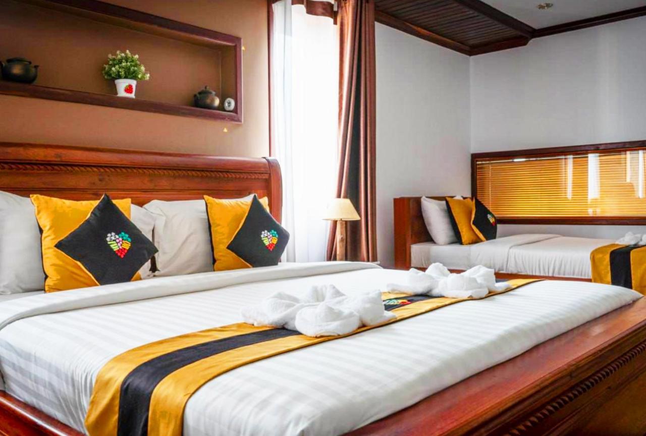 Antonios Villa Hotel Siem Reap Exterior foto